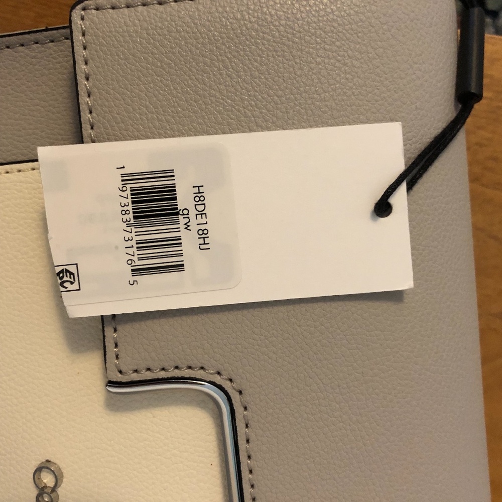 NWT Calvin Klein Long Strap/Crossbody Handbag Small/Medium Size - Picture 8 of 11
